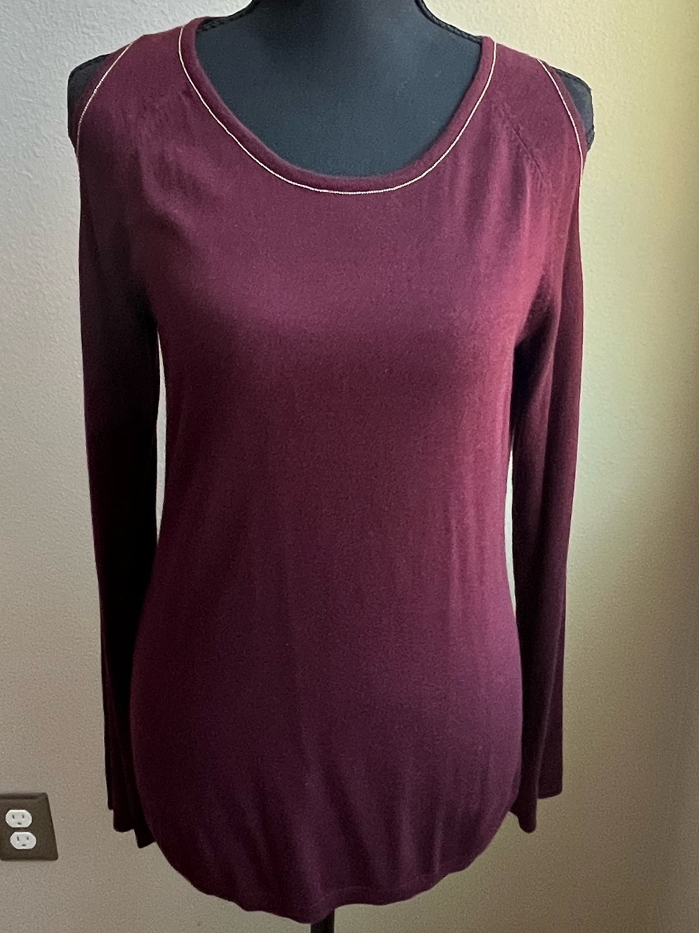 WHBM Women's Scoop-Neck Cold-Shoulder with Bell Sleeves Sweater in Burgundy